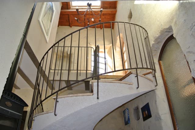 La Tour - Hall 2